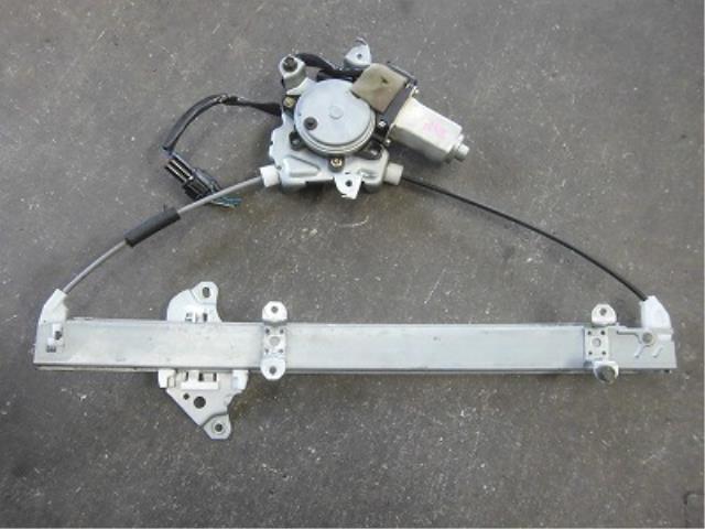 【中古】中古部品 ブルーバードシルフィ QG10 右フロントドアレギュレータ・モーター 【3340180100-001..