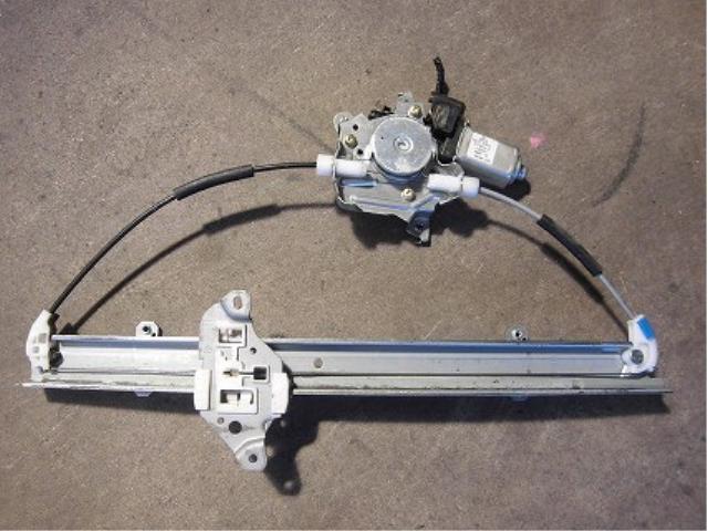 【中古】中古部品 ノート E11 左フロントドアレギュレータ・モーター 【3340180100-001256774213220】