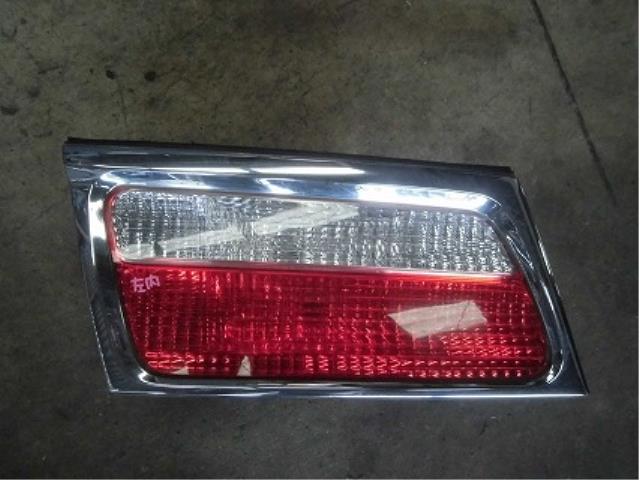 【中古】中古部品 プレサージュ U30 リアフィニッシャーパネル 【3340180100-001272847215200】