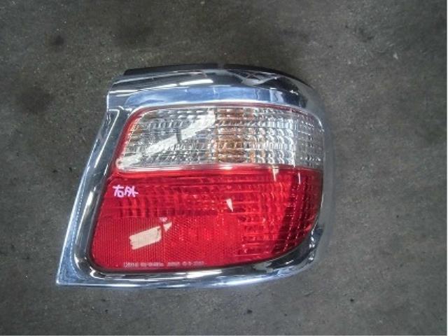 【中古】中古部品 プレサージュ U30 右テールランプ 【3340180100-001272847015500】