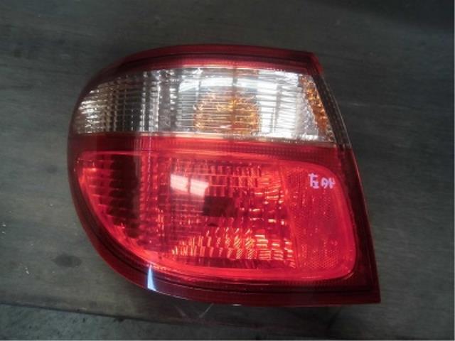 【中古】中古部品 ブルーバードシルフィ QG10 左テールランプ 【3340180100-001504098215600】