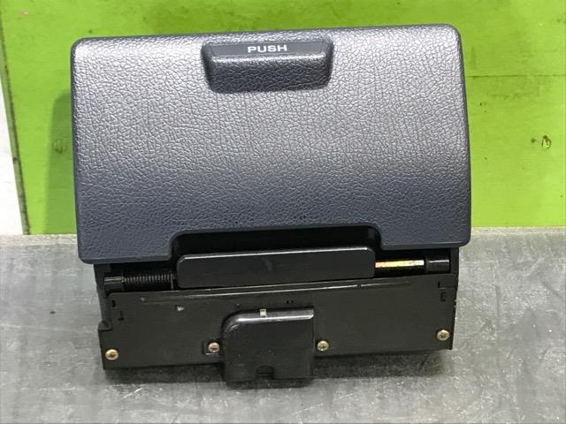 【中古】中古部品 クラウン JZS135 灰皿 【3330530100-000005060770250】