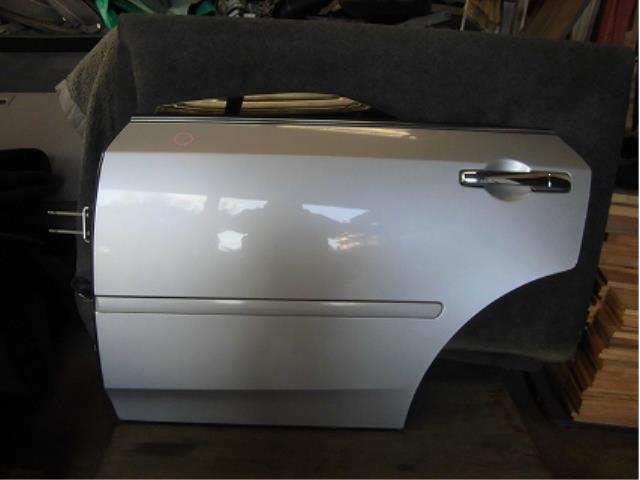 Door Panel - 【中古】中古部品 セドリック MY34 左リアドア 【3340180100-001410724113400】