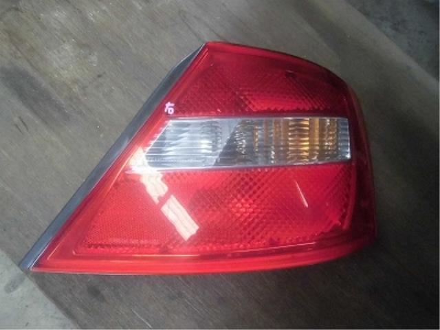 【中古】中古部品 セドリック MY34 右テールランプ 【3340180100-001578750215500】
