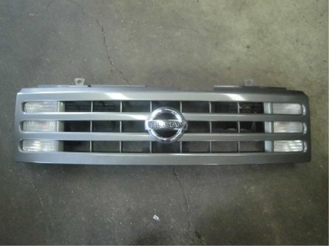 【中古】中古部品 キューブ BGZ11 ラジエータグリル 【3340180100-001460496710400】