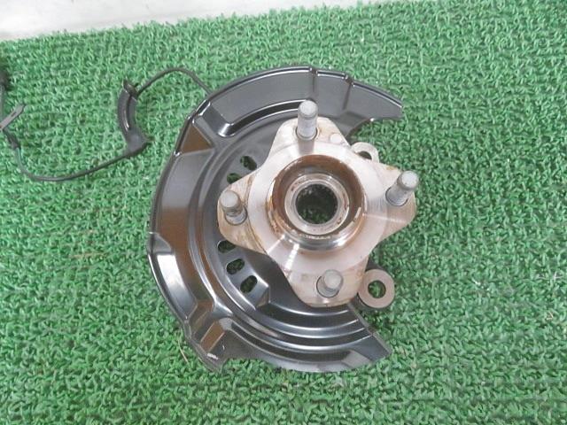 【中古】中古部品 ミライース LA360S 右フロントナックルハブ 【3330380100-000035004644310】