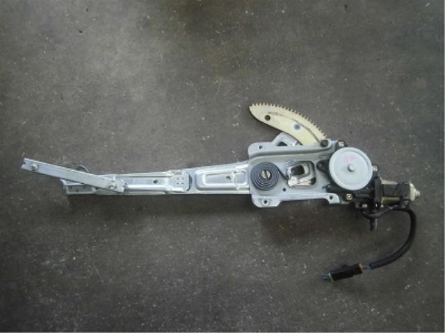 【中古】中古部品 グロリア MY34 左フロントドアレギュレータ・モーター 【3340180100-001506542213220】