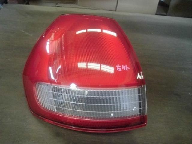 【中古】中古部品 ウイングロード WFY11 左テールランプ 【3340180100-001671473415600】