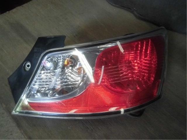 【中古】中古部品 bB QNC21 右テールランプ 【3340180100-001515051615500】