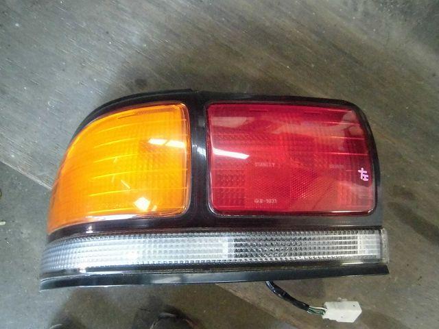 【中古】中古部品 スプリンター AE100 左テールランプ 【3340180100-001059432915600】