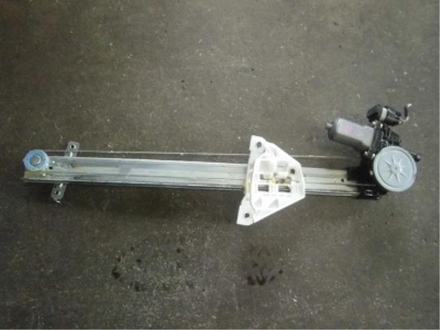 【中古】中古部品 ワゴンR MH23S 右フロントドアレギュレータ・モーター 【3340180100-001517320213120】