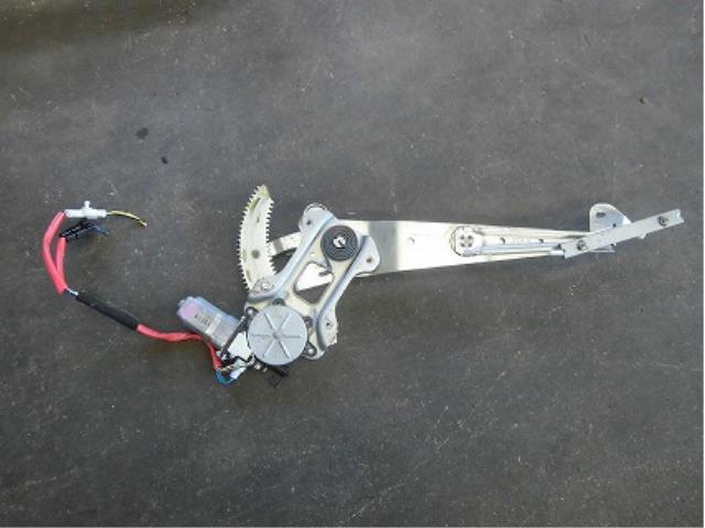 【中古】中古部品 インプレッサ GG3 右フロントドアレギュレータ・モーター 【3340180100-001422061513120】
