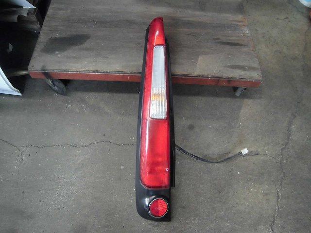 【中古】中古部品 ムーヴ L902S 左テールランプ 【3340180100-001065572015600】