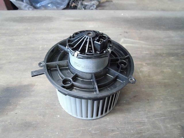 【中古】中古部品 ムーヴ L900S ヒーターブロアモーター 【3340180100-000961349767900】