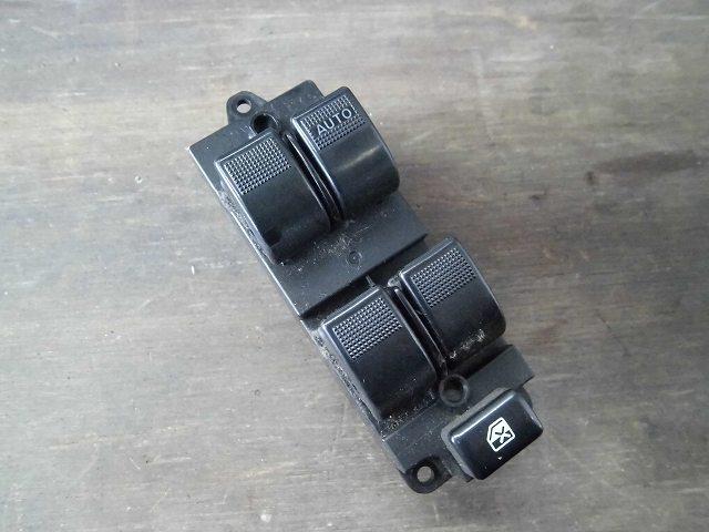 【中古】中古部品 ファミリア BJ5P パワーウインドウスイッチ 【3340180100-000975586461900】