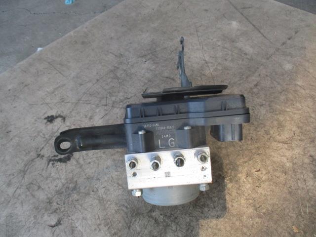 【中古】中古部品 ソリオ MA15S ABSアクチュエーター 【3310190100-000223037042500】