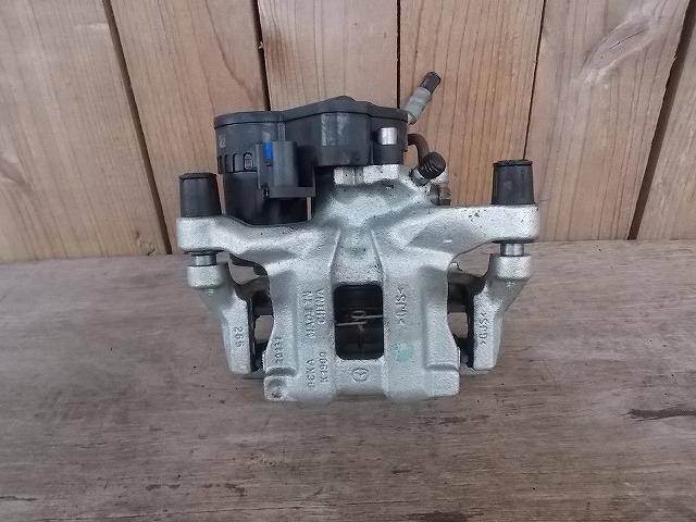 【中古】中古部品 MAZDA3 BPFP 左リアキャリパー 【3330510100-221028000144460】
