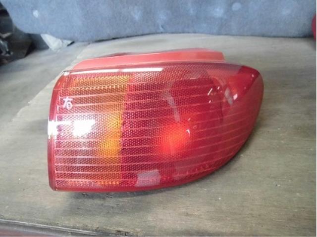 【中古】中古部品 デミオ DY3W 右テールランプ 【3340180100-001287962015500】