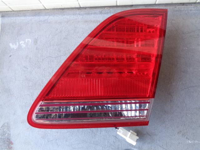 【中古】中古部品 クラウン GRS182 右テールランプ 【3340080100-230216000215501】