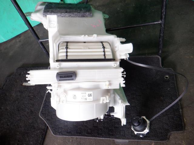 【中古】中古部品 ヴィッツ NSP130 ヒーターブロアモーター 【3340140100-000023277367900】