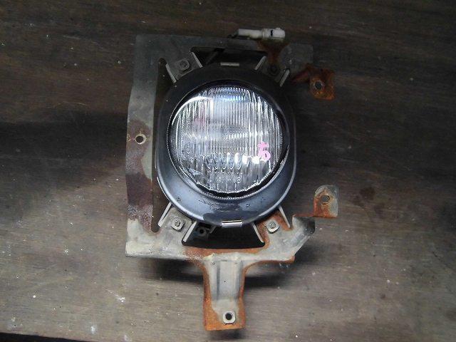 【中古】中古部品 アルト HA12S 右フォグランプ 【3340180100-001039650710850】