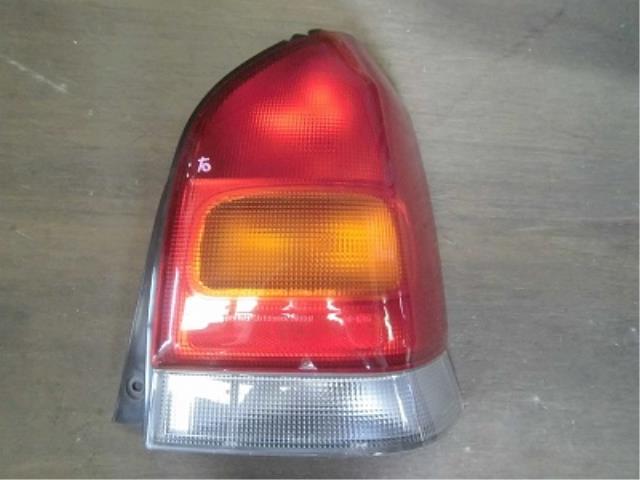【中古】中古部品 アルト HA23V 右テールランプ 【3340180100-001688061415500】