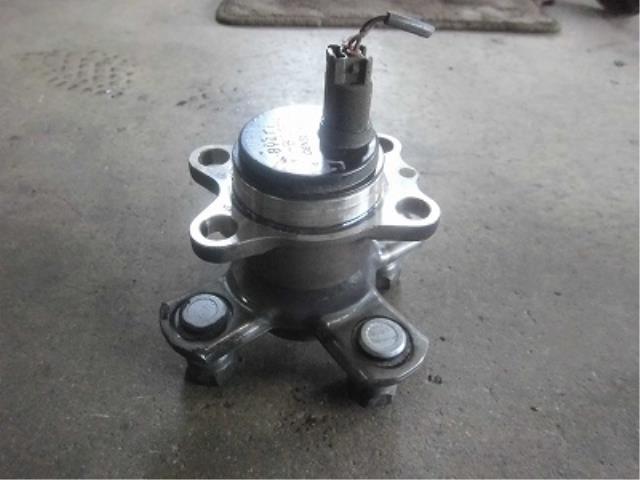 【中古】中古部品 ムーヴ L175S リアハブ 【3340180100-001662783544470】