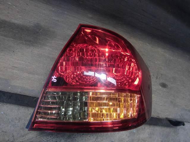 【中古】中古部品 アリオン NZT240 右テールランプ 【3340180100-001169680915500】