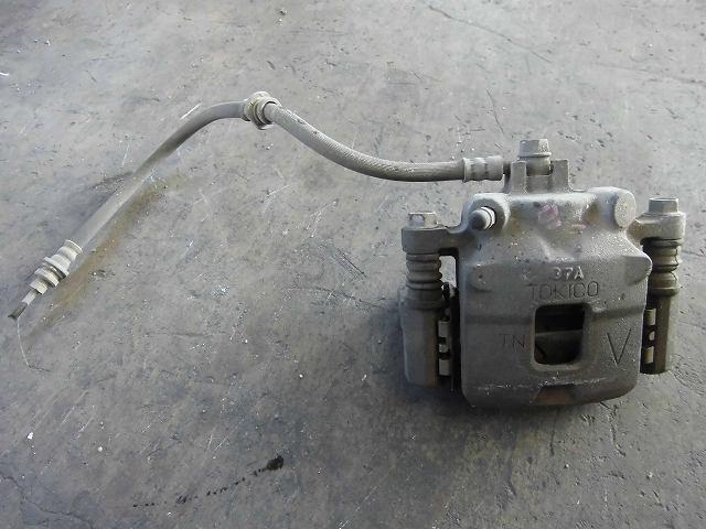 【中古】中古部品 ワゴンR MC11S 右フロントキャリパー 【3340180100-001223908244330】