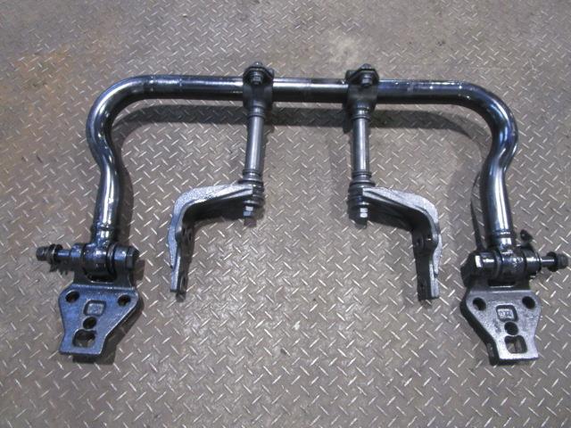 【中古】中古部品 ふそう大型車 FP54VD フロントスタビライザー 【3330540100-230221000157150】