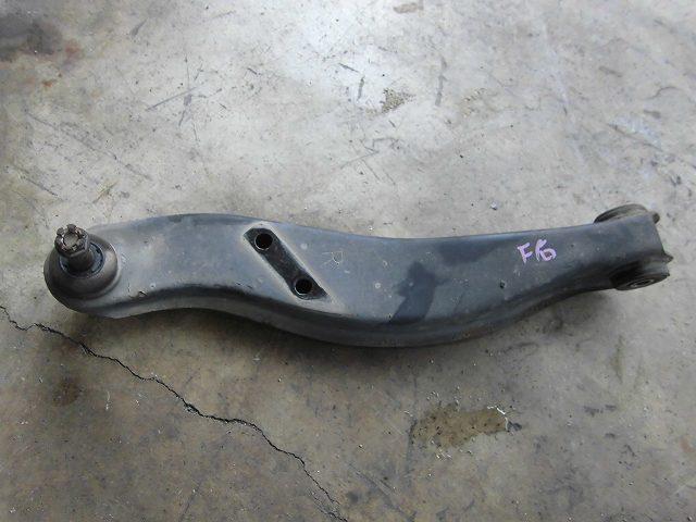 【中古】中古部品 ハイゼット S100V 右フロントロアアーム 【3340180100-001217188451720】