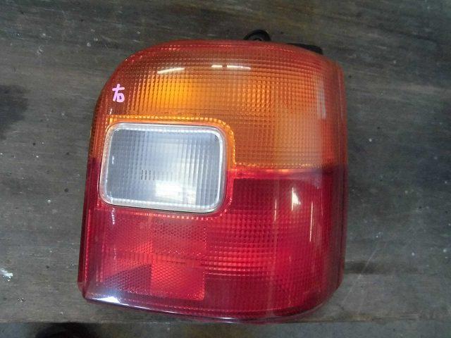 【中古】中古部品 ミラモデルノ L200S 右テールランプ 【3340180100-001031925415500】