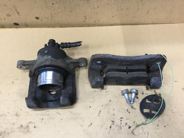 【中古】中古部品 ソリオ MA36S 右フロントキャリパー 【3330960100-000051780944330】