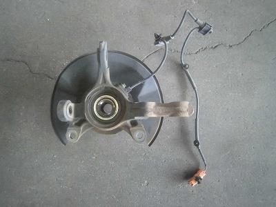【中古】中古部品 ライフ JB5 左フロントナックルハブ 【3340180100-230225000144340】