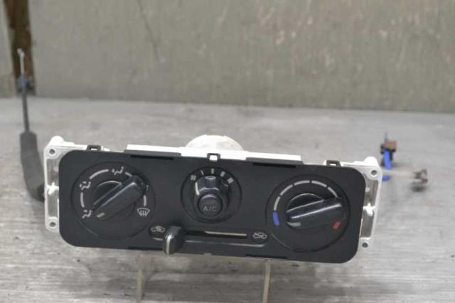 【中古】中古部品 スピアーノ HF21S A/Cスイッチパネル 【3310580000-230228000960900】