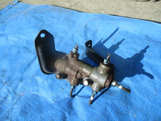 【中古】中古部品 アクティ HH5 エアブレーキバルブ 【3310190100-001649875348030】