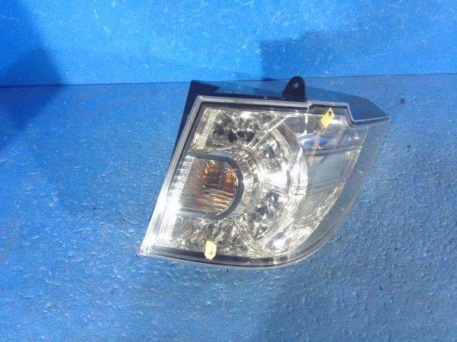 【中古】中古部品 MPV LY3P 右テールランプ 【3310390100-230208000915500】