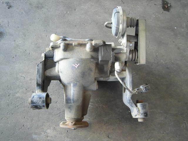 【中古】中古部品 クリッパー U72T フロントリジットデフ 【3340180100-001227085541120】