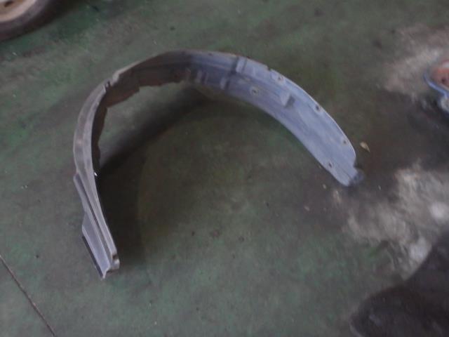 【中古】中古部品 MRワゴン MF33S 左フロントインナーフェンダー 【3331010800-000020751210750】