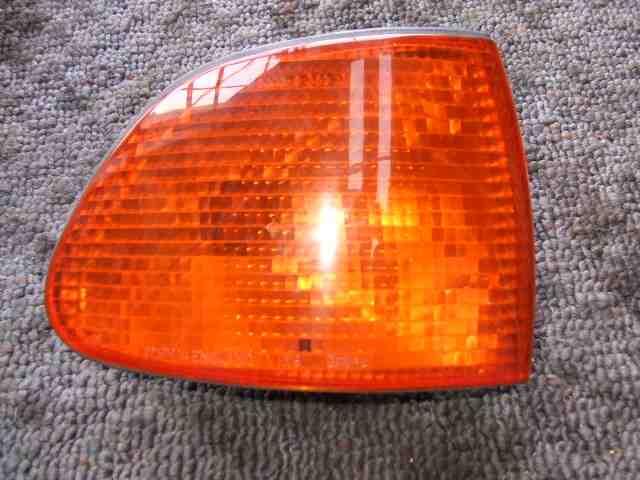 【中古】中古部品 BMW 7シリーズ GF35 右クリアランスランプ 【3310190100-000518637211000】