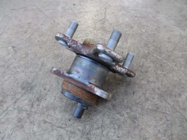 【中古】中古部品 ミライース LA300S リアハブ 【3310190100-000213041244470】