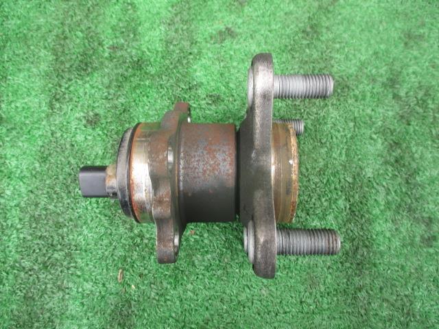 【中古】中古部品 ミラ L275S リアハブ 【3310190100-001602883944470】