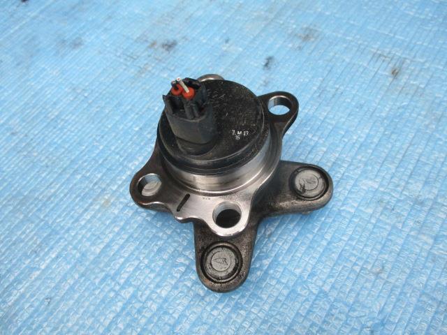 【中古】中古部品 ムーヴコンテ L575S リアハブ 【3310190100-001480876344470】