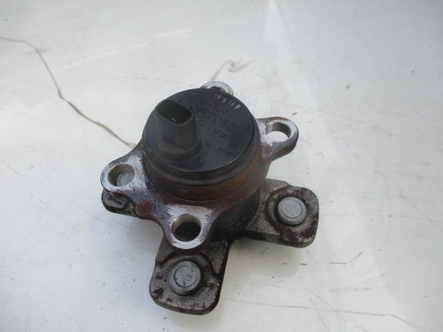 【中古】中古部品 ミライース LA300S リアハブ 【3310190100-001515248844470】