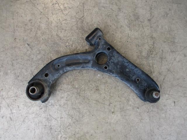 【中古】中古部品 ムーヴ LA100S 右フロントロアアーム 【3310190100-000213041351720】