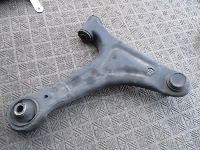 【中古】中古部品 ハイゼット S200V 右フロントロアアーム 【3310190100-001444204551720】