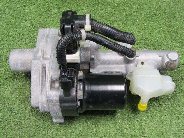 【中古】中古部品 ヴェゼル RU3 ブレーキブースター 【3330200100-220335000047170】