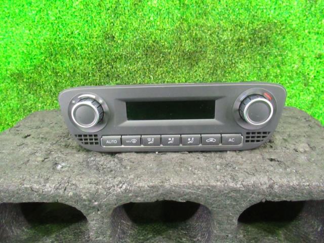 【中古】中古部品 VW ポロ 6RCBZ A/Cスイッチパネル 【3330210100-000035045560900】