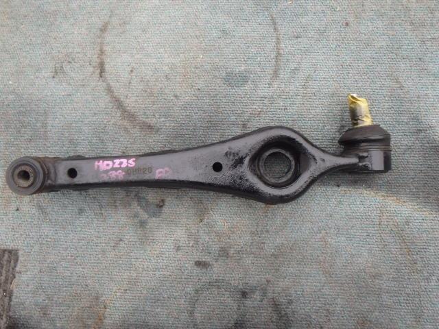 【中古】中古部品 AZワゴン MD22S 右フロントロアアーム 【3331010800-000020710151720】