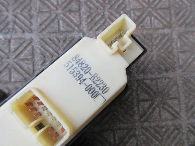 【中古】中古部品 ミラ L275S パワーウインドウスイッチ 【3310190100-001417985761900】